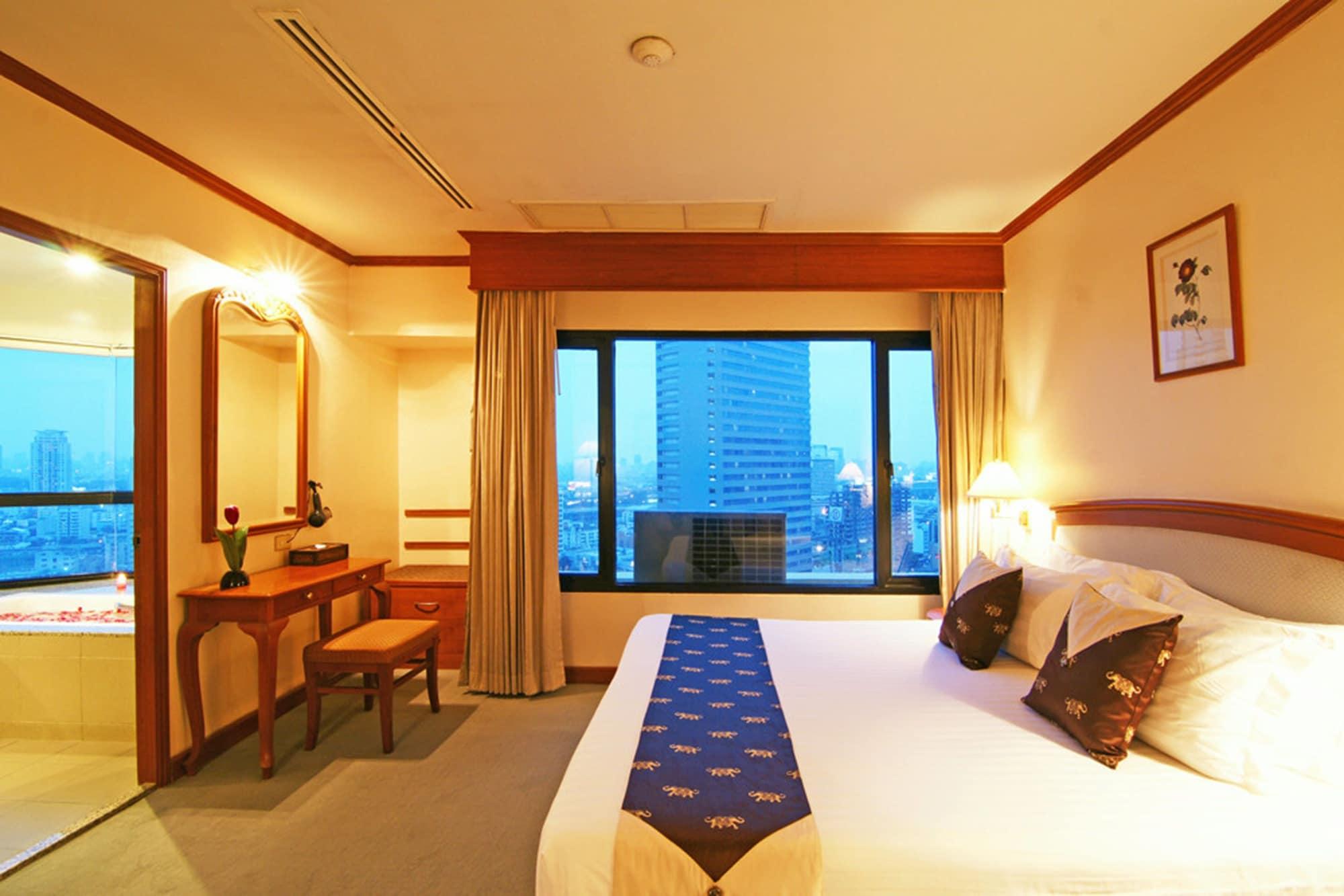 Grand Diamond Suites Hotel Бангкок Екстер'єр фото